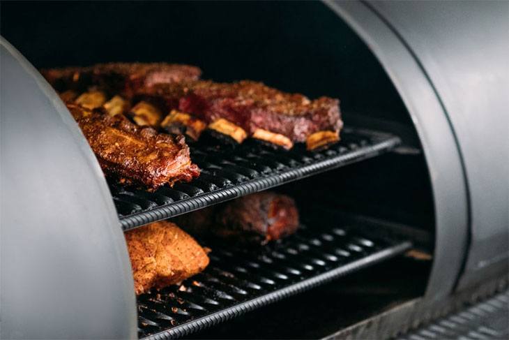 how to use an offset vertical smoker