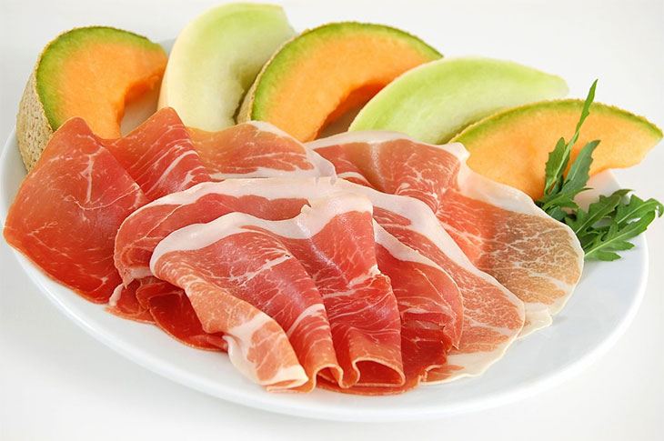how does prosciutto smell
